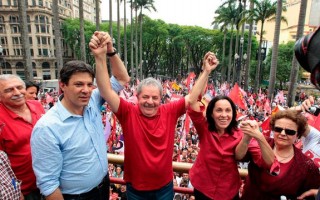 Evidência do Lulismo: Luiz Inácio e Fernando Haddad durante as eleições municipais em São Paulo. - Foto:odia.ig.com.br